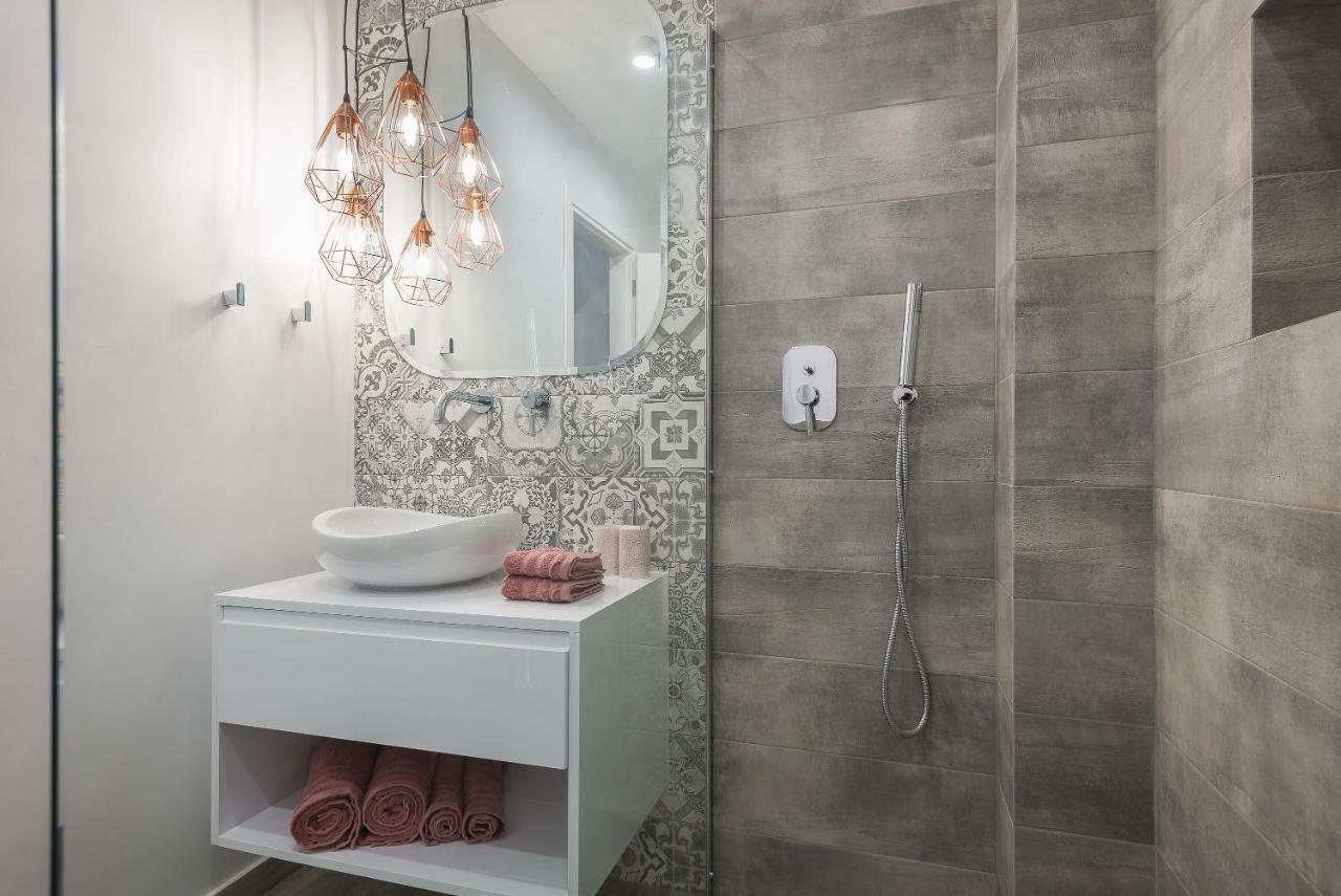"Sunbow Earth"- Boutique New Apt In Dowtown Афины Экстерьер фото